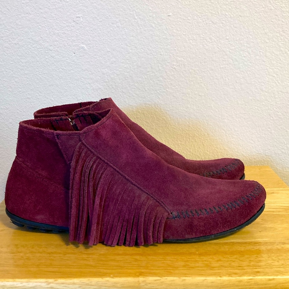 Minnetonka maroon suede booties